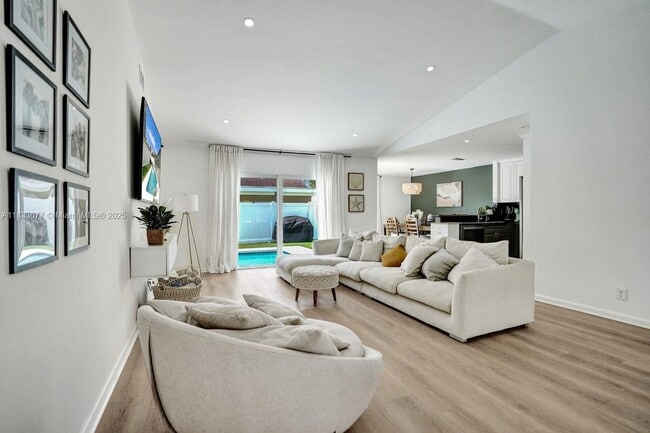 Photo - 18998 Cloud Lake Cir