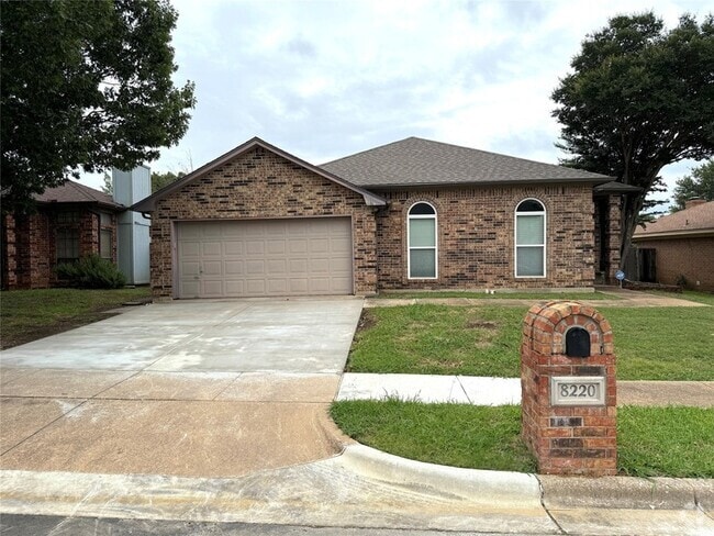 Building Photo - 8220 Lara Ln Rental