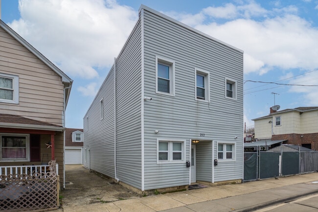 Photo - 212 Jefferson Ave Apartment