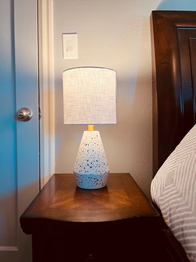 Photo - 2 Bed, 1 Bath Newly Renovated Rental