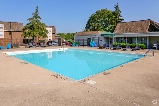 Swimming Pool - Miamisburg by the Mall