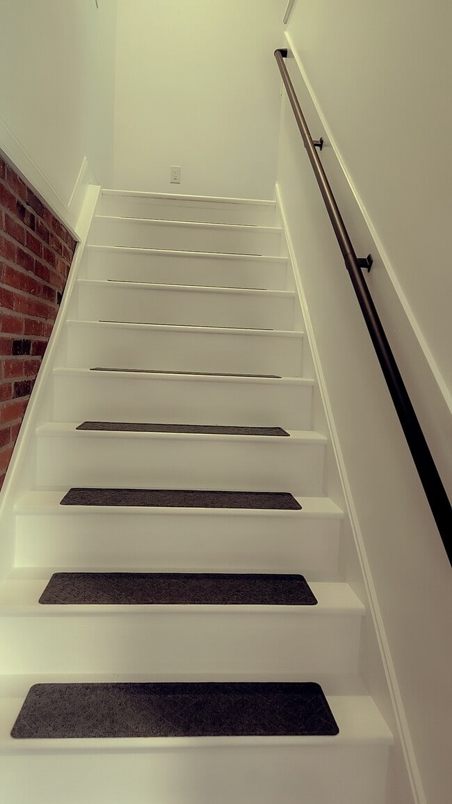 Building Photo - 806 N Ann St Unit Newly built 1 bedroom apa