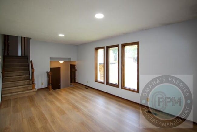 Photo - 3Bd/4Ba in Omaha, NE | Cul-de-sac