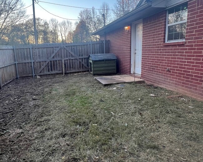 Photo - 1102 Dierks St