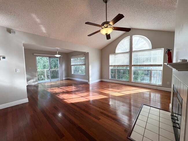 Photo - 690 Roaring Dr Unidad 390