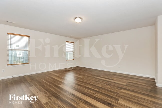 Photo - 209 Kirkside Dr