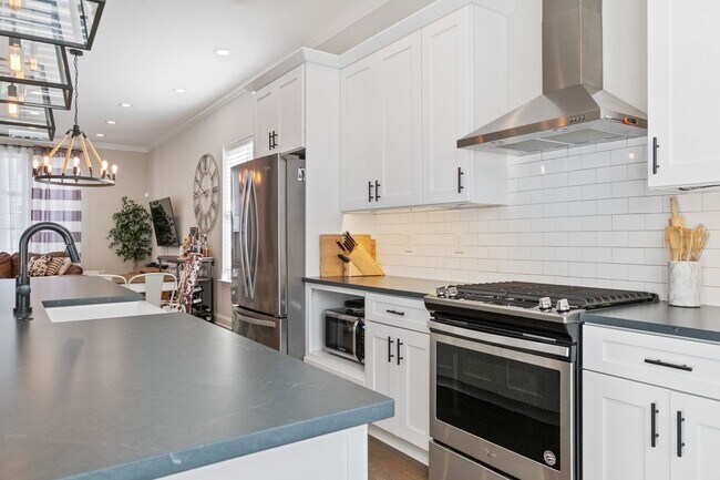 Photo - Luxury 3-Bedroom, 4-Bathroom House in Sout...