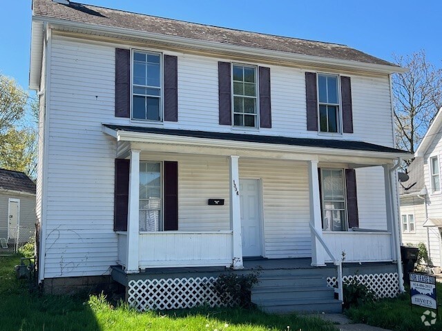 Building Photo - 1334 Ridge Ave Rental