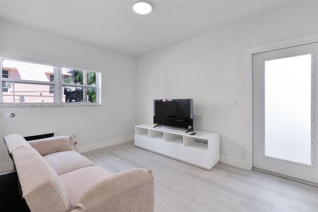 Photo - 1228 Pennsylvania Ave Unit 7