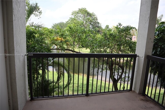 Photo - 11225 W Atlantic Blvd Unidad 208 Rental