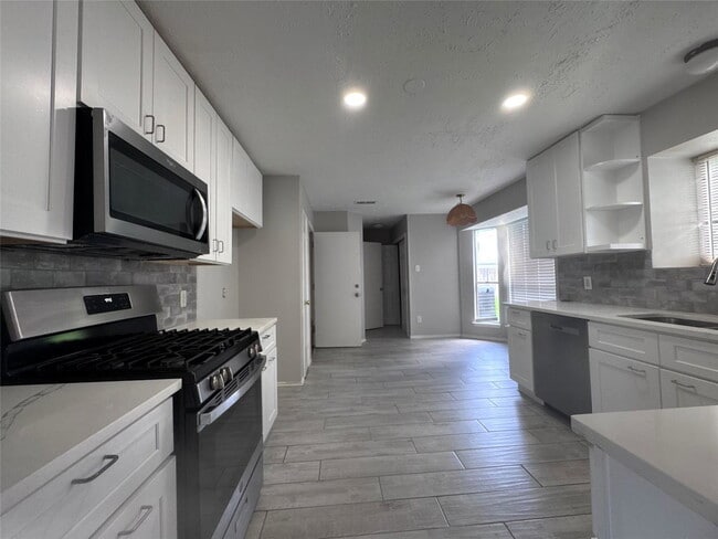 Building Photo - Glenmeadow Drive, Stafford, TX 77477 - 4 BR 2.5 BA single-family home