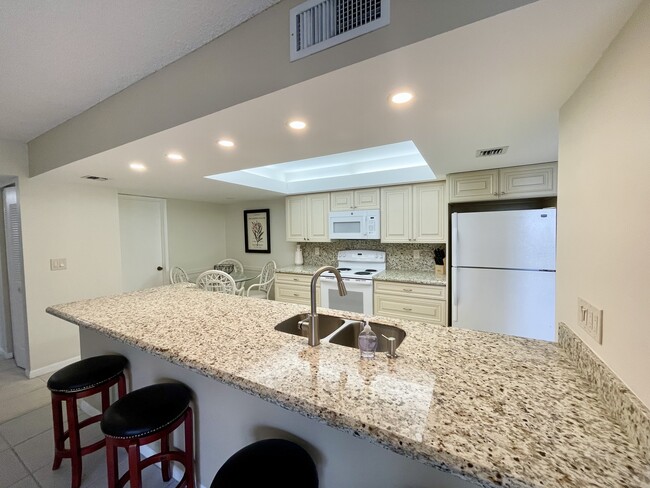 Granite Counters - 2455 Lindell Blvd Unidad 3410 Rental