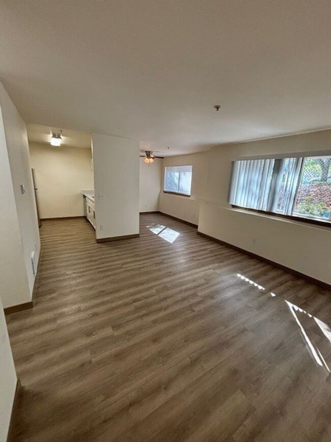 Photo - English Gardens Apartments