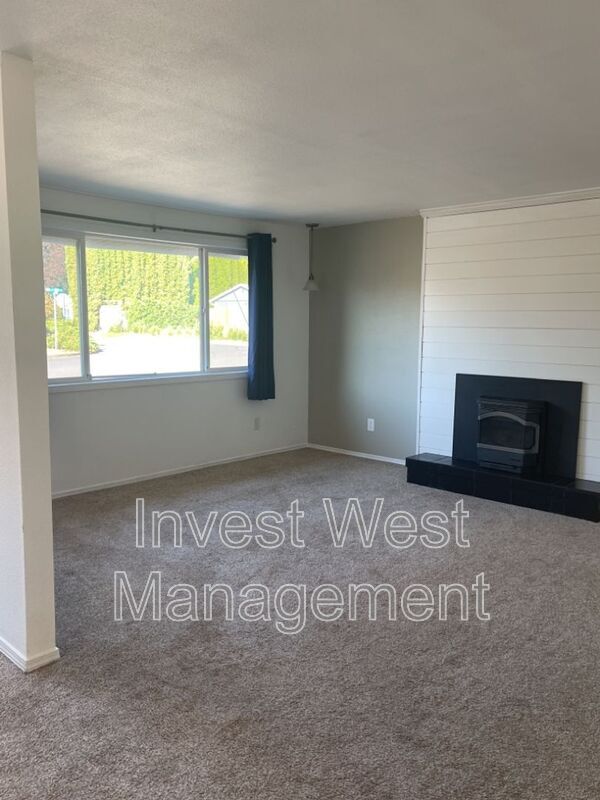 Photo - 2313 NE 156th Ave