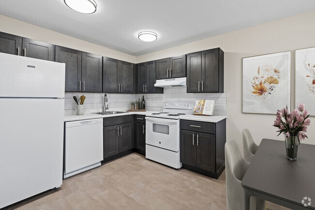 Building Photo - Malcolm Gardens Rental