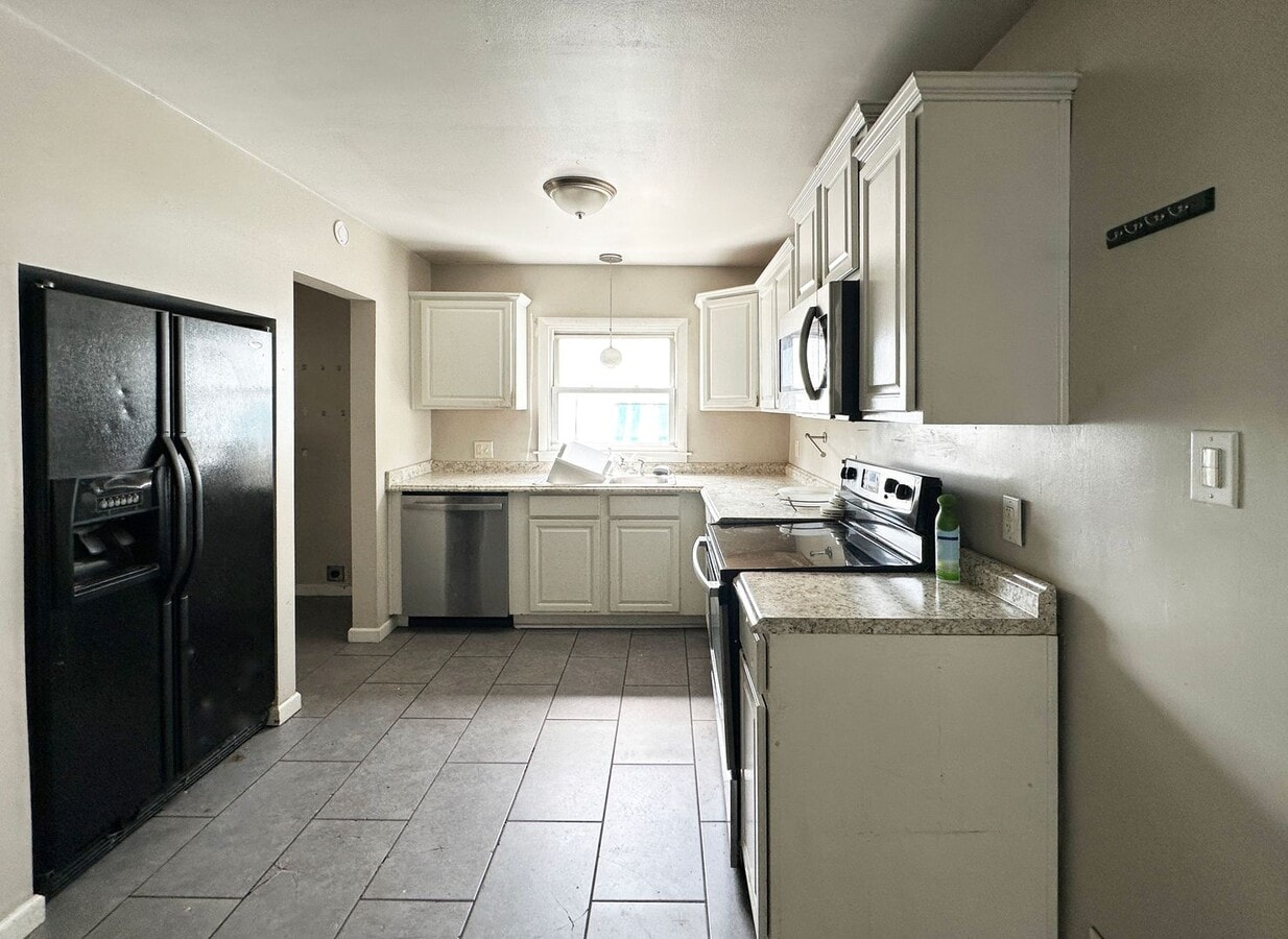 Photo - 854 Carneal Rd