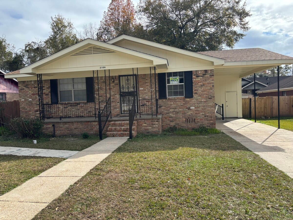 Photo - Crestwood Circle