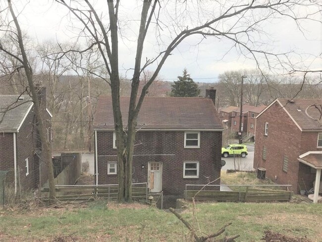 Photo - Woodstock Ave 2673