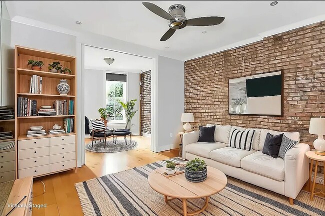 Building Photo - 248 Mott St