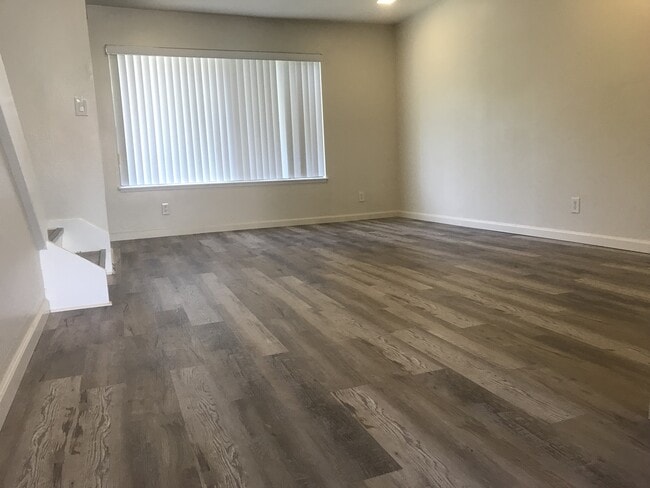 28035 Ridgebluff Ct