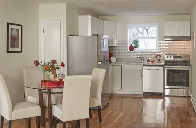 Building Photo - 104 Trowbridge St Unit 4R Rental