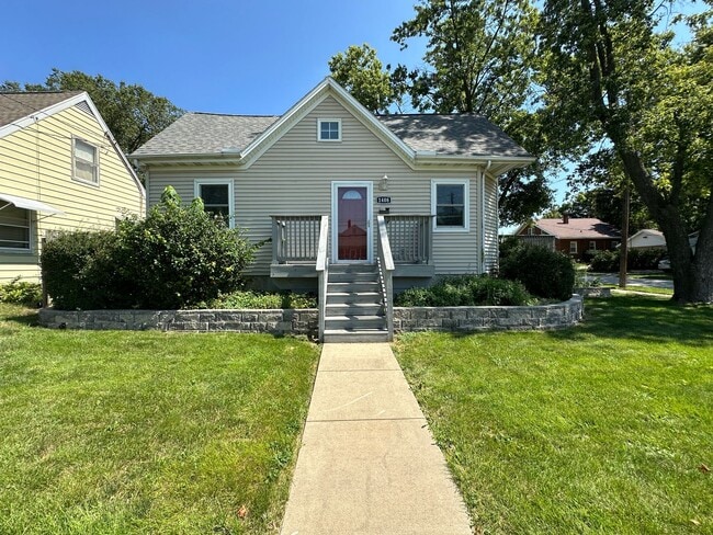 Photo - Stunning 3-Bedroom, 3-Bath Home with Luxury Features and Ample Space