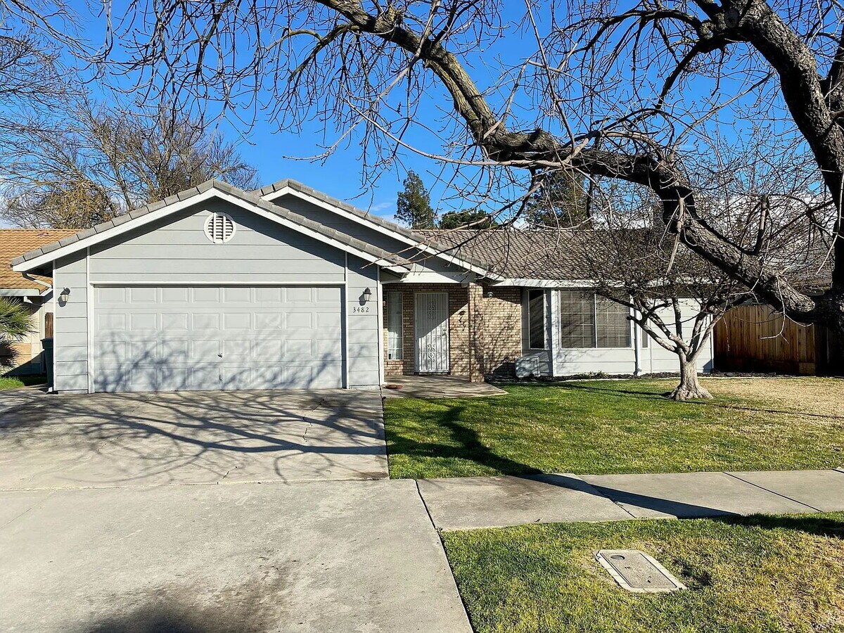 "Cozy 3-Bedroom Retreat with Fireplace Cha... - "Cozy 3-Bedroom Retreat with Fireplace Cha... Apartment