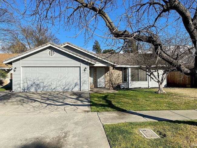 Building Photo - "Cozy 3-Bedroom Retreat with Fireplace Cha... Rental