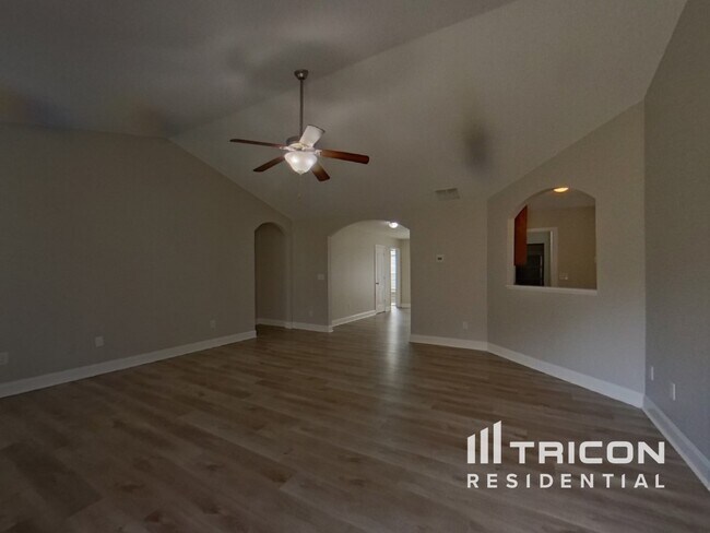 Photo - 508 Embassy Walk