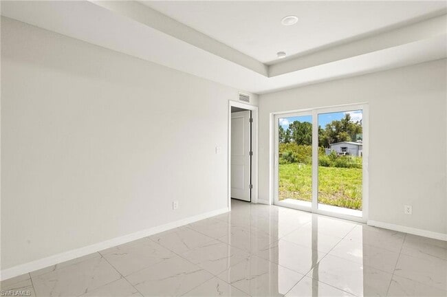 Photo - 917 Hepburn Ave