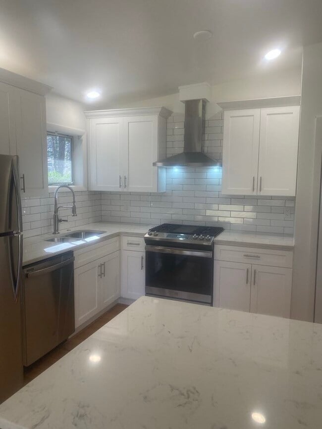 Photo - 1992 Jordan Terrace NE