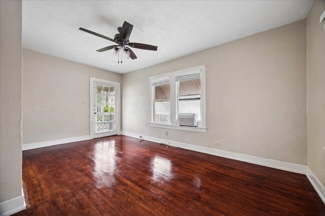 Photo - 2510 Kingston St Unit 4