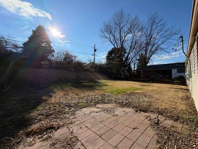 Photo - 2408 Caverhill Dr