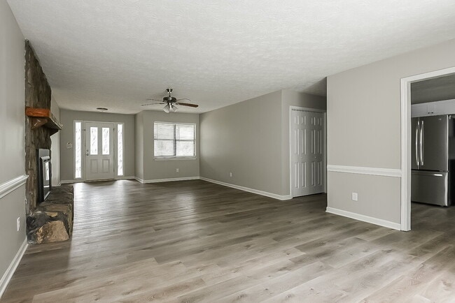 Photo - 4160 Woodcrest Dr