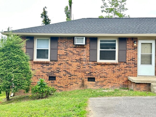 Building Photo - 1906 Batts Ln Unit A