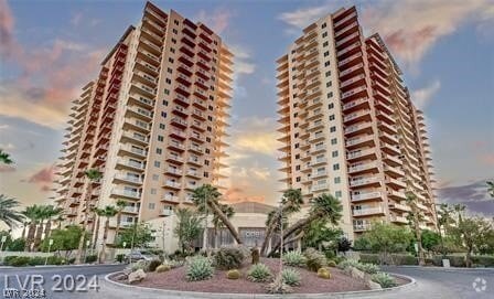 Building Photo - 8255 Las Vegas Blvd S Rental