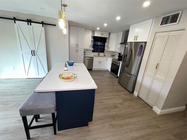 Photo - 4000 Del Rio Way