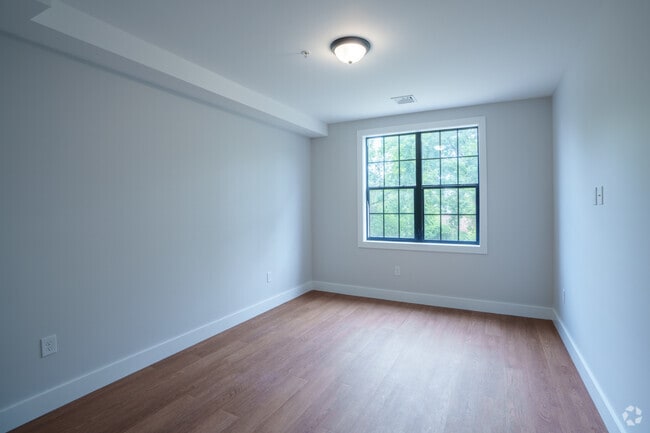 1BR, 1BA - 694SF - Bedroom - 354 Park