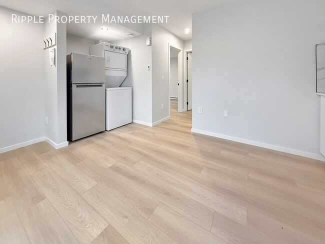Photo - Modern 1 Beds, 1 Baths Basement/Lower | No Pets Allowed