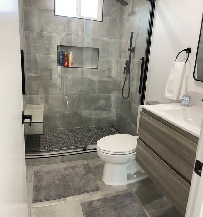 Photo - 6124 Alcove Ave Unidad Sunshine Loft