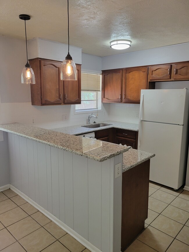 Photo - 1907 Pine Tree Dr