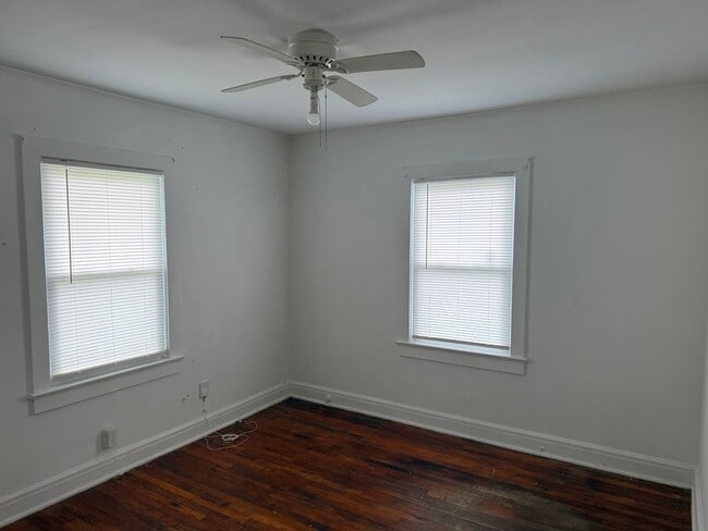 Photo - 1204 Julia Ave Unidad #B