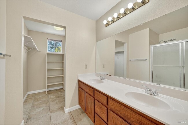 Photo - 206 Bridgewater Cir