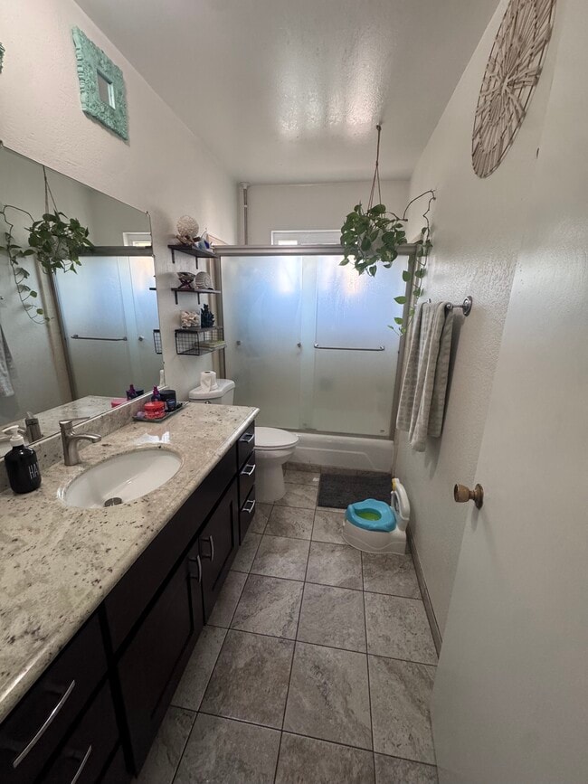 Remodeled bathroom - 841 Di Fiore Dr Unit #4
