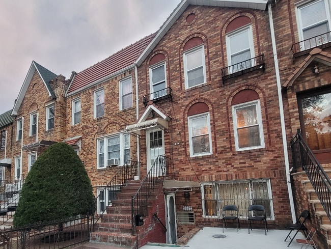 Photo - 2037 Coyle St Unit 2