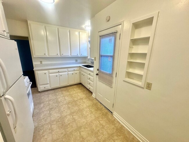 Photo - 4510-4512 E 15th Unidad 4512 E 15th St