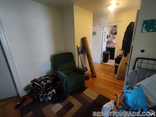 Building Photo - 24 Claymoss Rd Rental