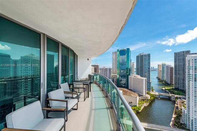 Building Photo - 350 S Miami Ave Unit 3802