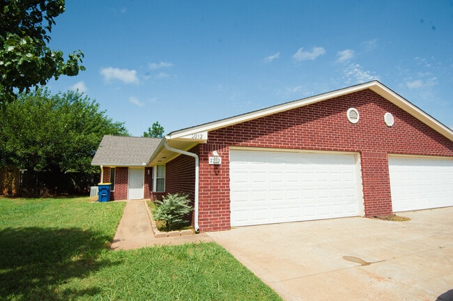 Photo - 2212 S Bluestone St House