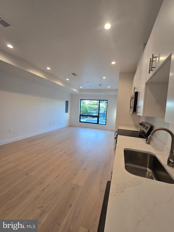 Photo - 2536 Elvans Rd SE